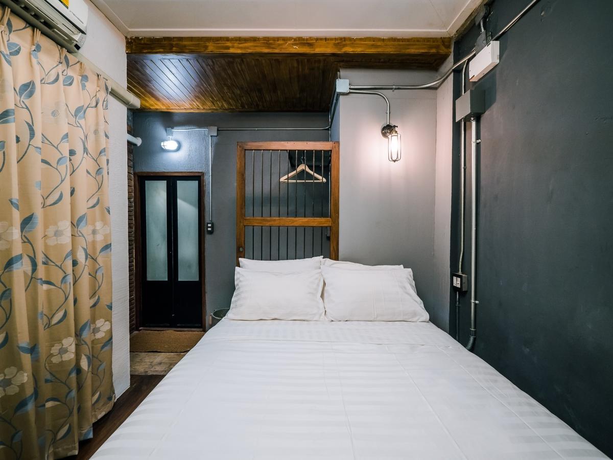 Zeds Hostel Bangkok Luaran gambar